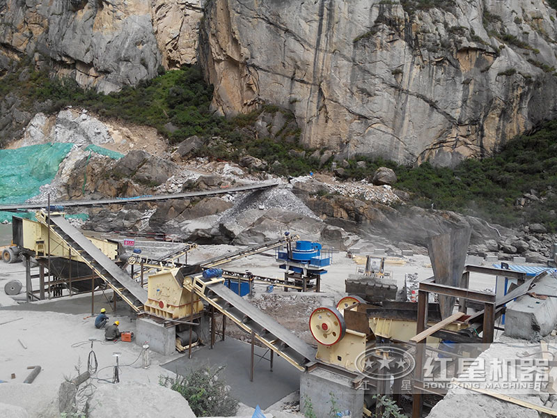 固定式石子破碎現(xiàn)場
