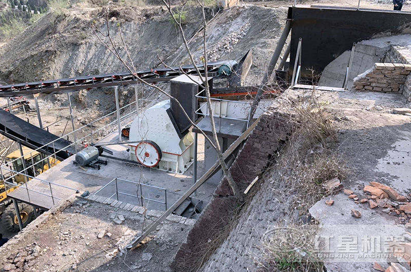 一次成型的小型錘式破碎機破碎生產(chǎn)線