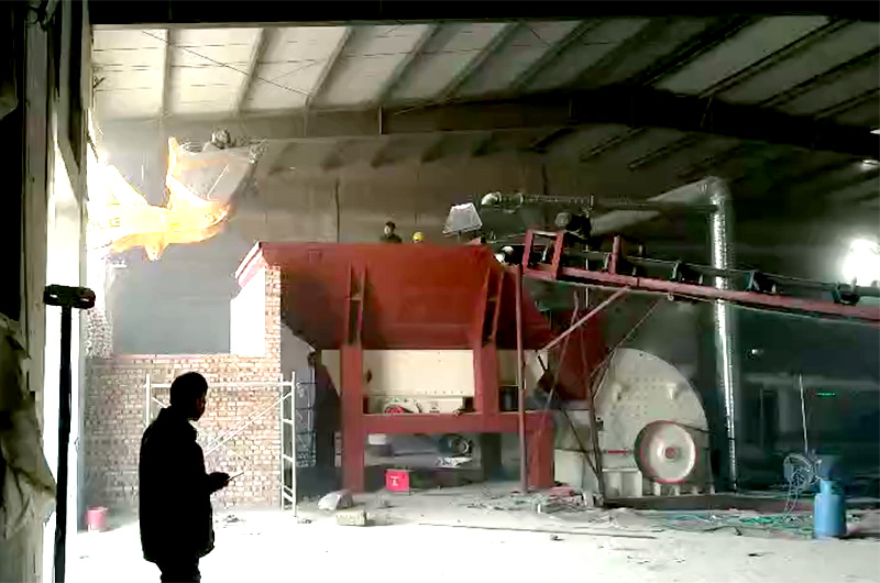 已經(jīng)投入生產(chǎn)的反擊破生產(chǎn)現(xiàn)場