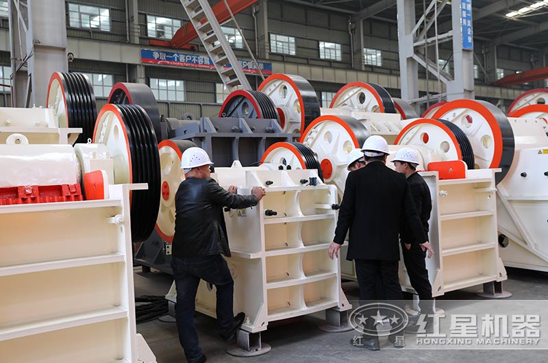 紅星機(jī)器用戶參觀設(shè)備現(xiàn)場