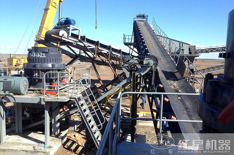 膠帶輸送機(jī)破碎制砂應(yīng)用現(xiàn)場(chǎng)實(shí)拍