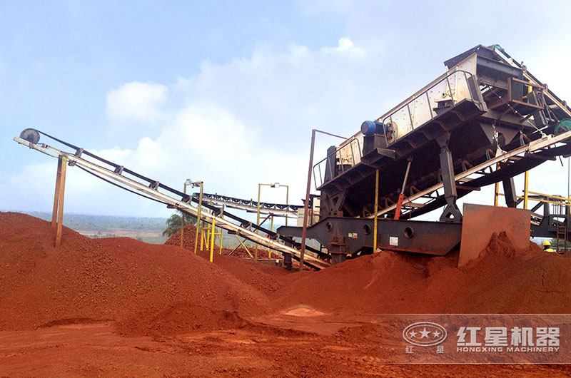 移動(dòng)式破碎站生產(chǎn)現(xiàn)場(chǎng)