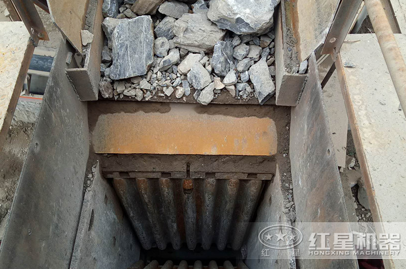 顎式破碎機的超大進料口，可破碎較高硬度的石料