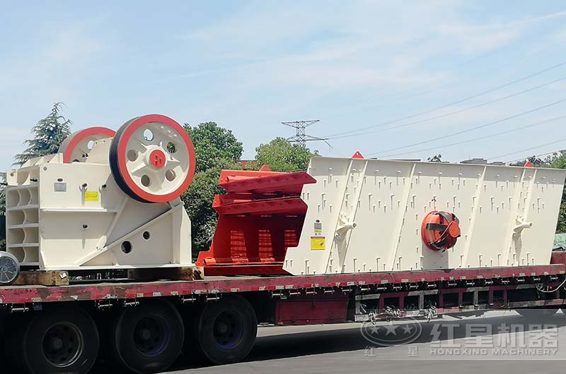 鐵礦石鄂破機(jī)火熱發(fā)貨現(xiàn)場