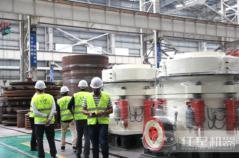 圓錐式破碎機生產(chǎn)車間-用戶參觀現(xiàn)場